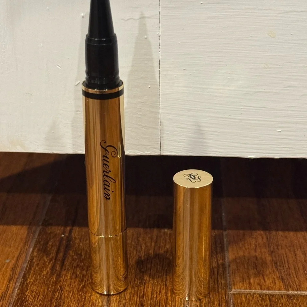 Guerlain Precious Light Rejuvenating Illuminator Concealer 0.05 Oz 00 Light Rosy - Picture 3 of 5
